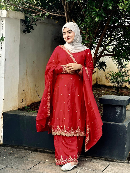 Elegant Embroidered Chinon Silk Suit Set