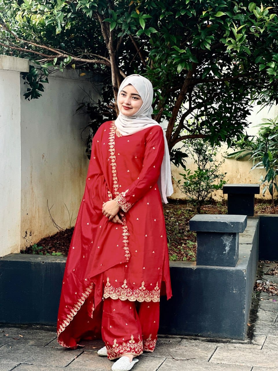 Elegant Embroidered Chinon Silk Suit Set