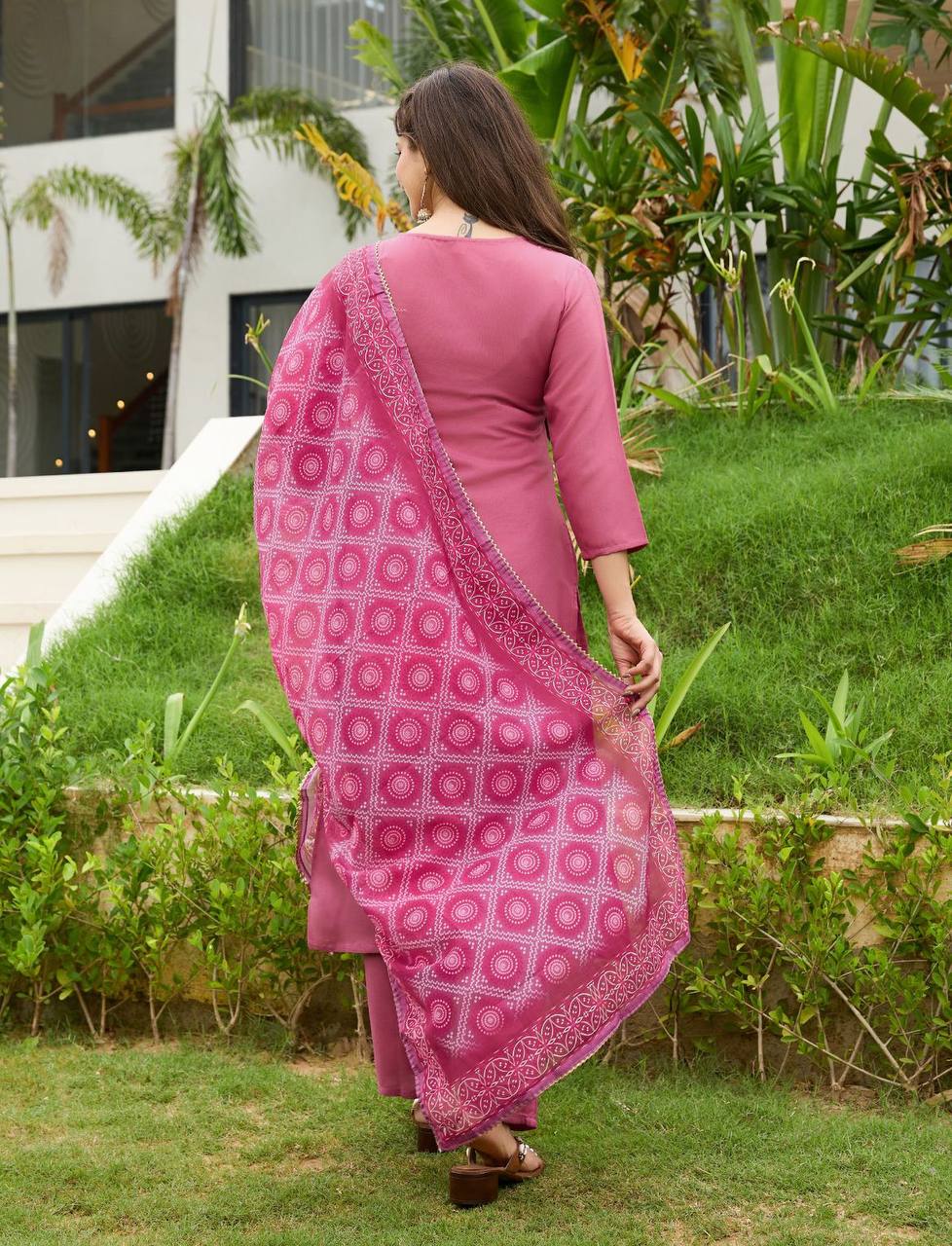 Women’s Rayon Embroidered Kurta Set – Gajri