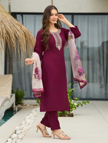 Stoberry – Rayon Embroidered Kurta Set