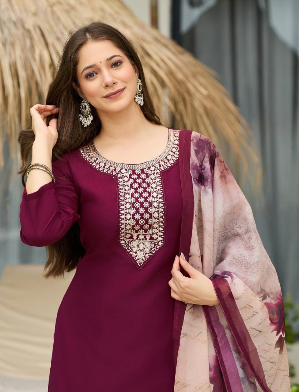 Stoberry – Rayon Embroidered Kurta Set