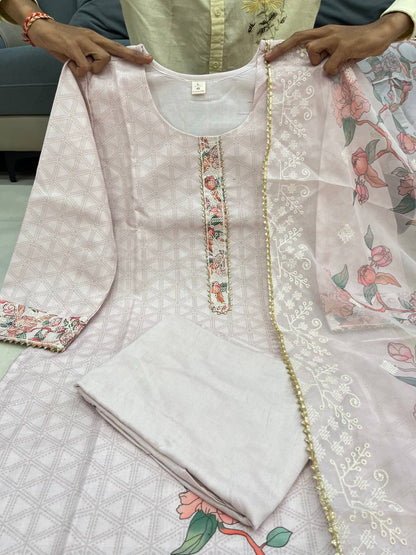 Lilan Printed Suit Set in Light Pink