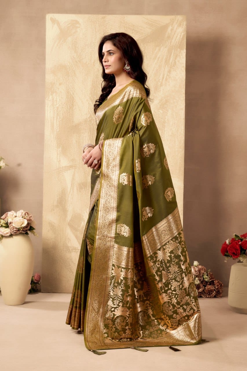 Rich Pallu Silk Saree with Jacquard Weaving & Zhallar