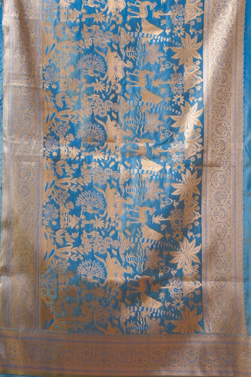 Rich Pallu Silk Saree with Jacquard Weaving & Zhallar