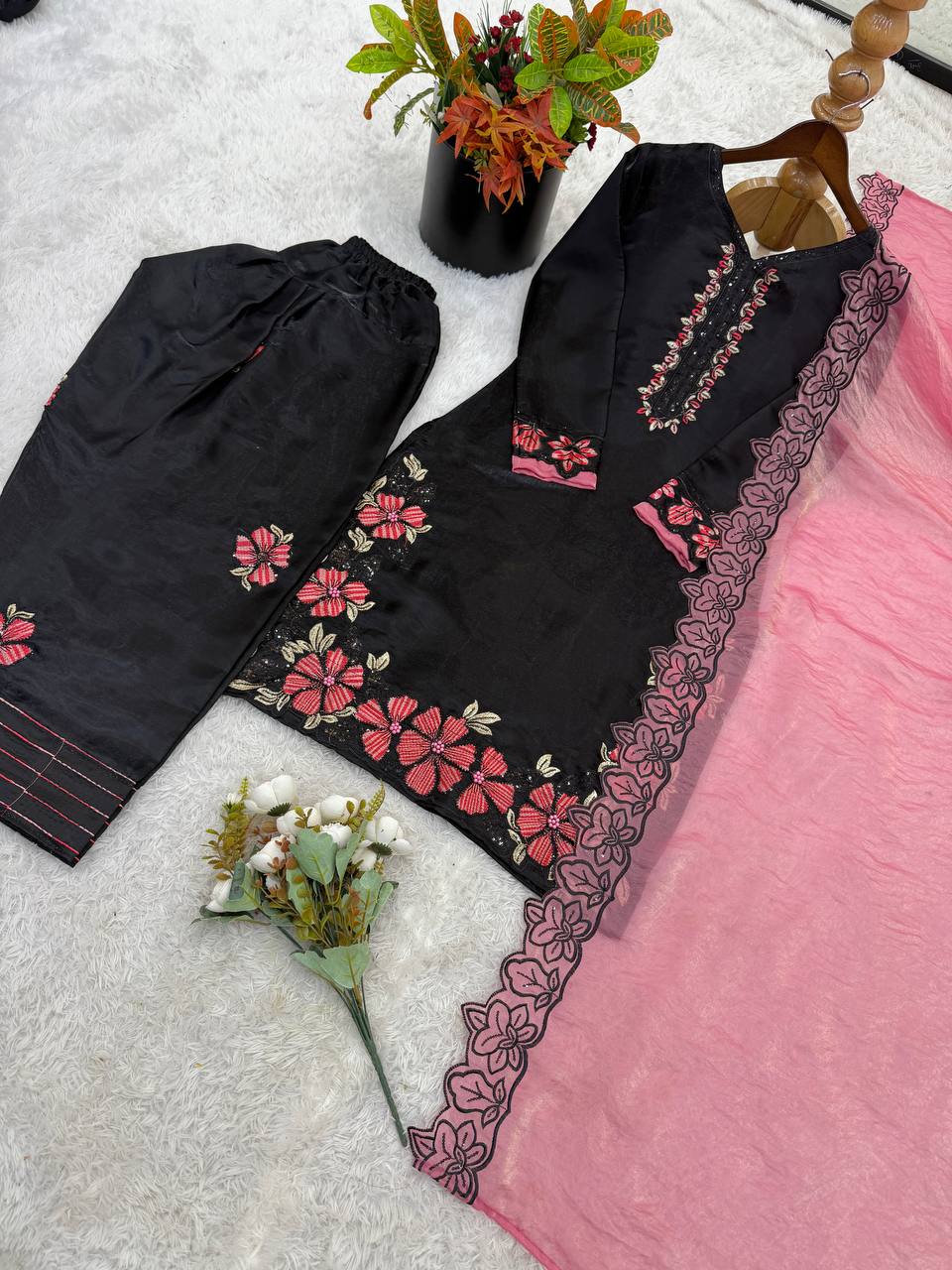 Roman Silk Embroidered Farshi Set