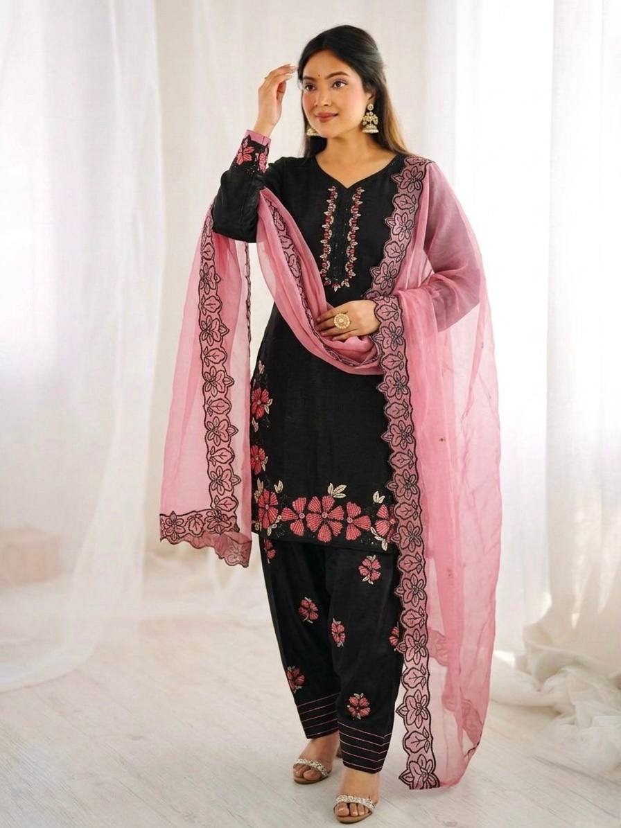 Roman Silk Embroidered Farshi Set