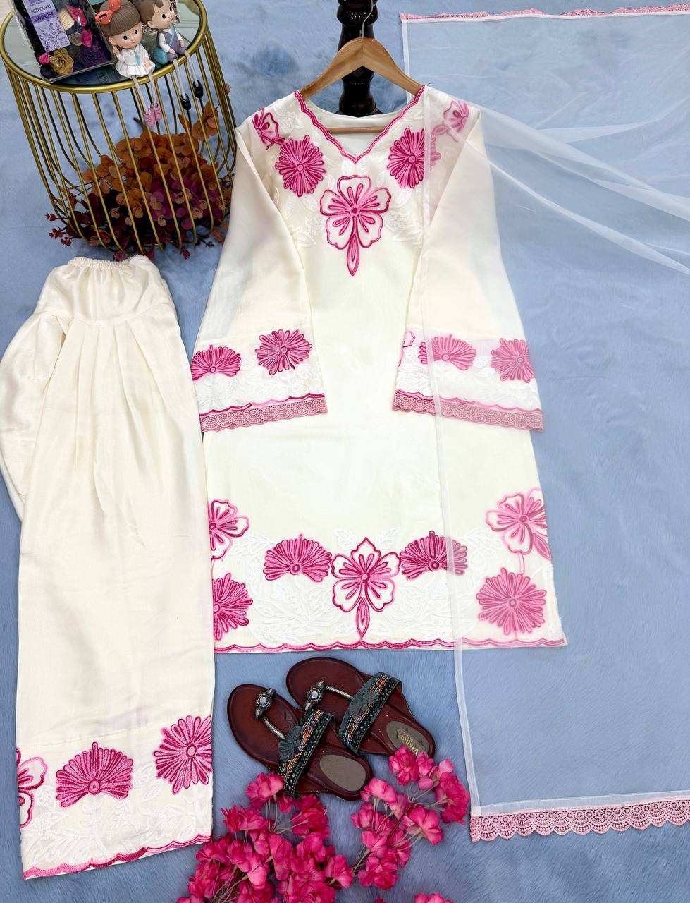 Roman Glass Embroidered Set