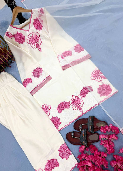 Roman Glass Embroidered Set