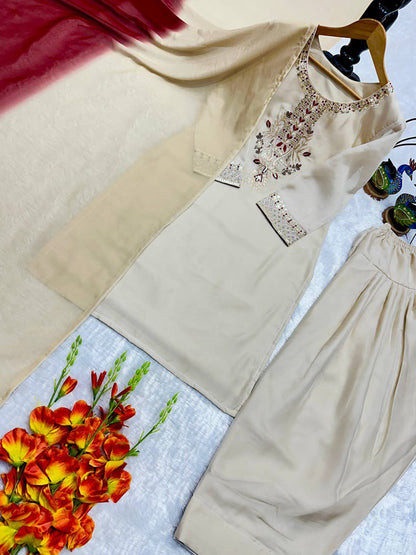Fox Georgette Cutwork Set
