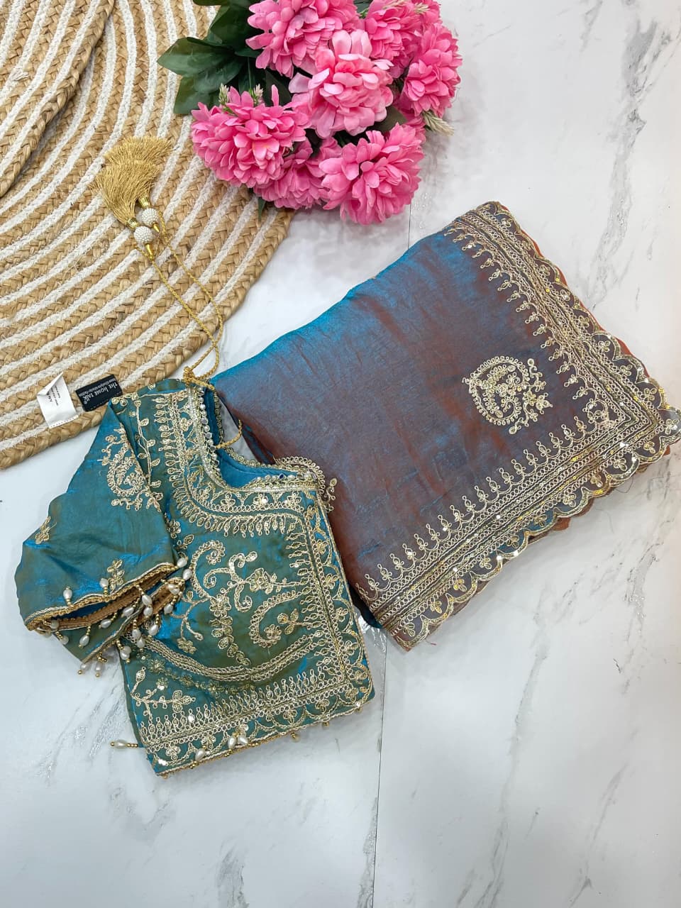 Fendy Chiffon Two-Tone Embroidered Saree