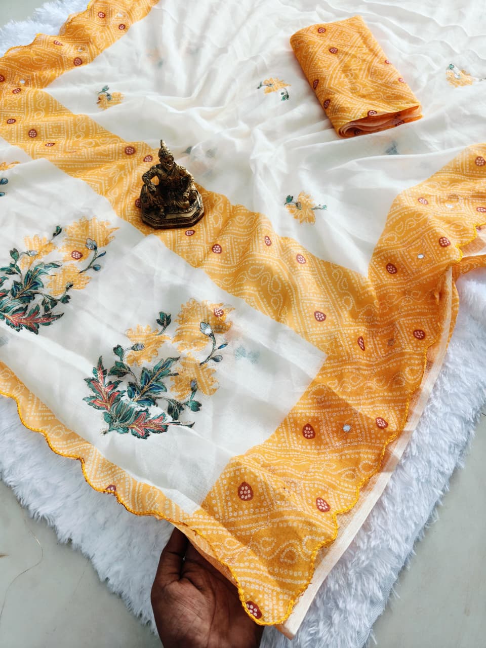 Heavy Linen Bandhani & Leheriya Digital Print Saree
