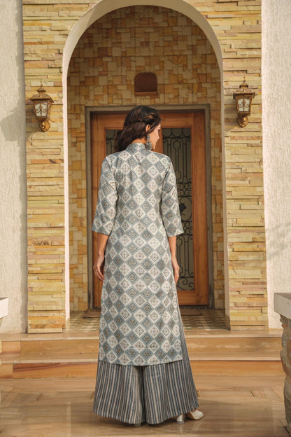 Heavy Rayon Digital Printed Kurti Pant Set with Attached Crepe Inner