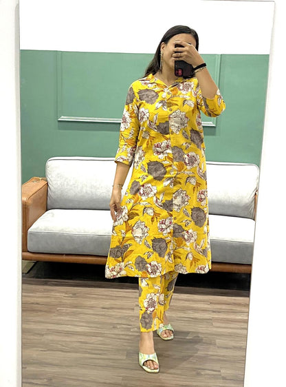 Pure Cotton 60×60 Printed & Foil Work Kurti Pant Set