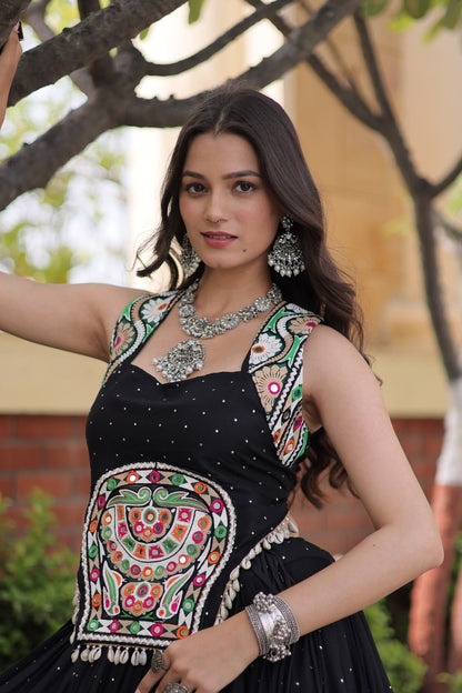 14KG Reyon Mukesh Work Lehenga Choli