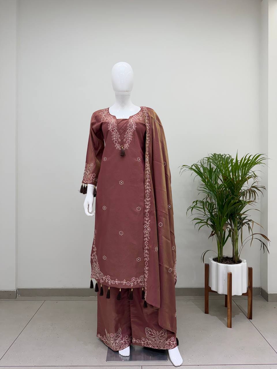Leo Denting Mirror Work Suit Set