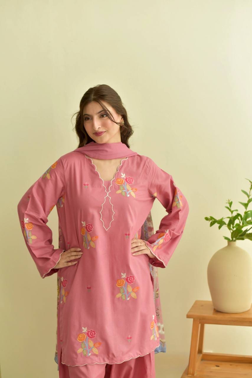 Mul Chanderi Embroidered Set